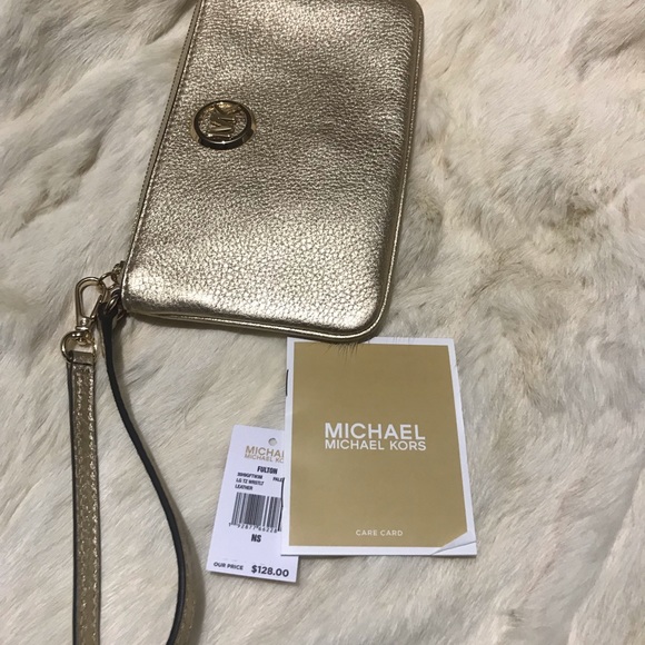 NWT, Michael Kors LG TZ WRSTLT Bag, Pale gold MSRP $128 - Picture 7 of 17